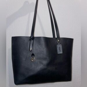 Coach Black Leather Central Tote With hangtag & “C” charm